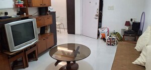 Room in 2 BHK Apartment at Royal Palm Island Villa, Goregaon East – for Rent