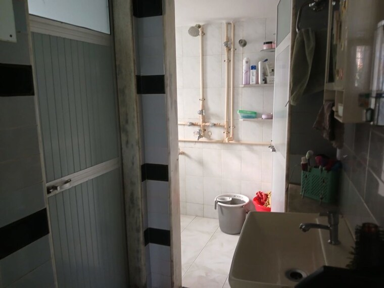 Bathroom, marol 2 Bedroom 750 Sq.Ft. Apartment In Marol Mumbai 10168452