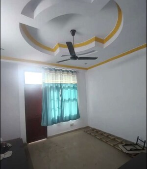 Bedroom in 1 BHK Apartment at Husainganj – for Rent