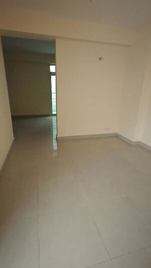Room in 3 BHK Apartment at Ajnara Gen X, Dundahera – for Sale