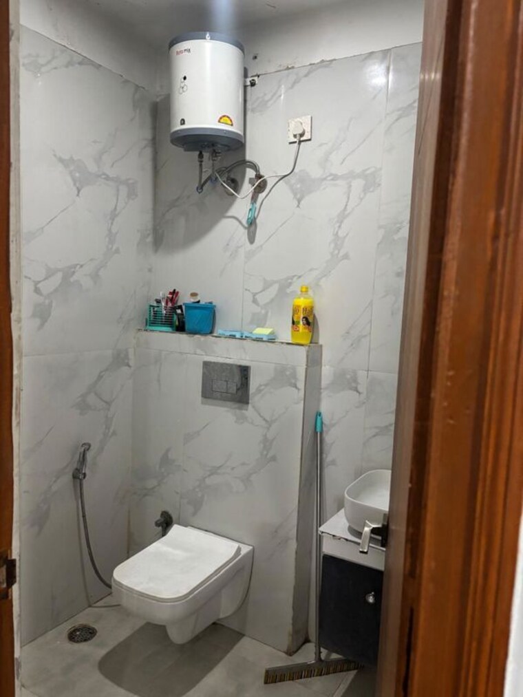 Bathroom, sbp-gateway-of-dreams 2 Bedroom 1200 Sq.Ft. Apartment In Dhakoli Zirakpur 10168481