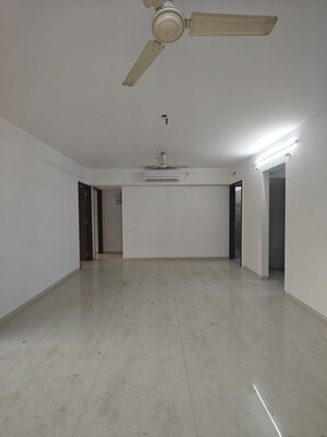 Room in 3 BHK Apartment at Akshar Alvario, Seawoods – for Rent