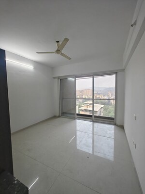 Room in 3 BHK Apartment at Akshar Alvario, Seawoods – for Rent