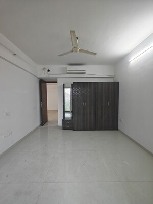 Room in 3 BHK Apartment at Akshar Alvario, Seawoods – for Rent