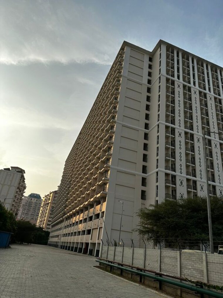 Exterior View, dlf-the-camellias Studio 280 Sq.Ft. Apartment In Sector 42 Gurgaon 10168497