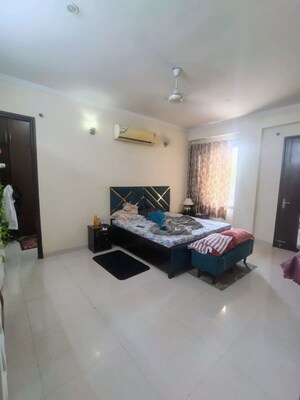Living Room in 3 BHK Builder Floor at Unitech South City II, Sector 50 – for Rent