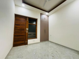 Room in 3 BHK Builder Floor at RPS Palm Drive, Sector 88 – for Rent