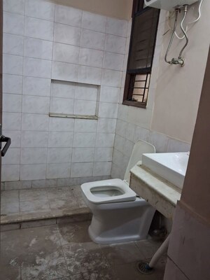 Bathroom in 2.5 BHK Builder Floor at Unitech South City II, Sector 50 – for Rent