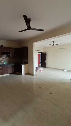 Room in 3 BHK Apartment at Saviour Park, Mohan Nagar – for Rent