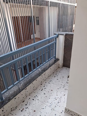 Balcony in 3 BHK Builder Floor at Vipul World Floors, Sector 48 – for Rent