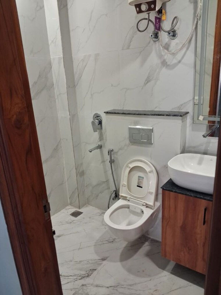 Bathroom, vipul-world-floors 3 Bedroom 192 Sq.Ft. Builder Floor In Sector 48 Gurgaon 10168514