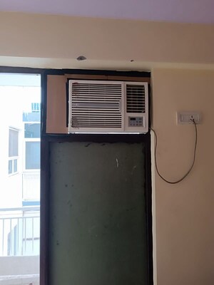 Furnished Amenities in 2 BHK Apartment at Adore Happy Homes, Sector 86 – for Rent