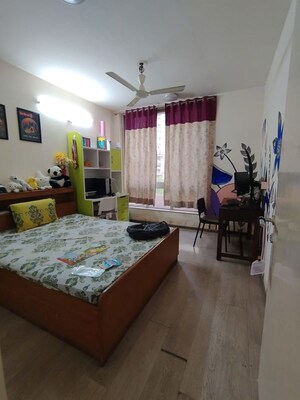 Bedroom in 2 BHK Apartment at Hiranandani Meadows, Manpada – for Rent