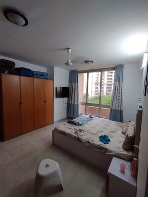 Bedroom in 2 BHK Apartment at Hiranandani Meadows, Manpada – for Rent