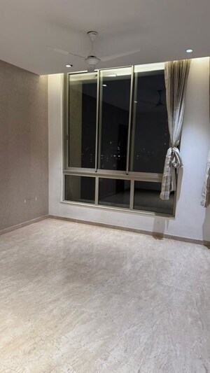 Room in 3 BHK Apartment at Hiranandani Meadows, Manpada – for Rent