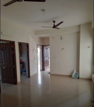 Room in 3 BHK Apartment at Chinhat – for Rent