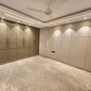 Room in 4 BHK Builder Floor at Ashok Vihar Phase 2 – for Rent