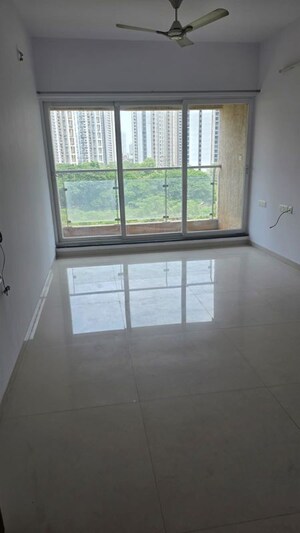 2 BHK Apartment For Rent in Rustomjee Urbania Azziano, Thane West