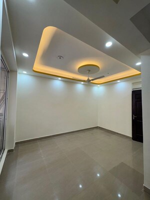 Room in 2 BHK Apartment at ACE Platinum, Zeta I Greater Noida – for Rent