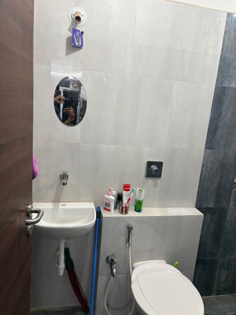 Bathroom, malad east Pg For Boys In Malad East 10168561