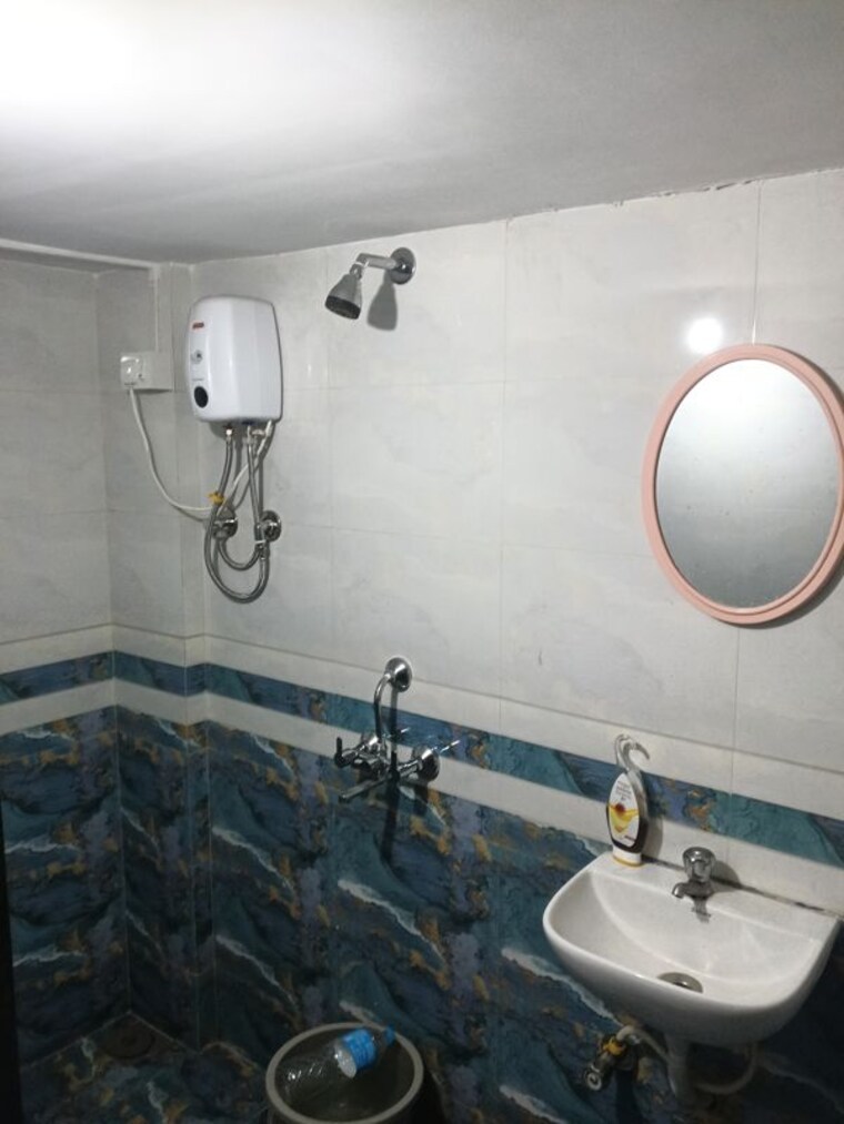 Bathroom, vasant vihar 1 RK 400 Sq.Ft. Apartment In Vasant Vihar Thane 10168569