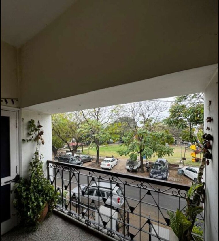 Balcony, sector 7 2 Bedroom 800 Sq.Ft. Builder Floor In Sector 7 Chandigarh 10168604