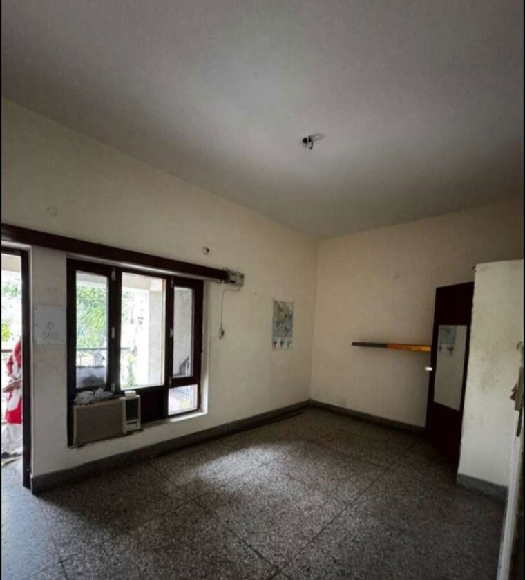 Room, sector 7 2 Bedroom 800 Sq.Ft. Builder Floor In Sector 7 Chandigarh 10168604