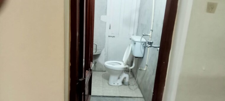 Bathroom, sector 21 3 Bedroom 1000 Sq.Ft. Builder Floor In Sector 21 Chandigarh 10168610