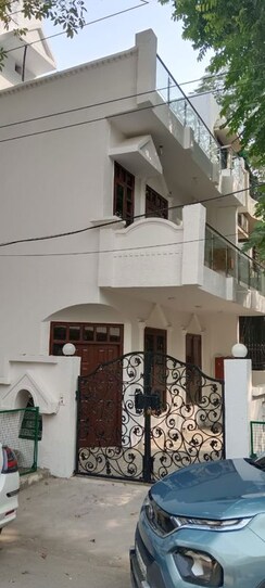 4 BHK + Pooja Room,Extra Room Independent House For Rent in Sector 41