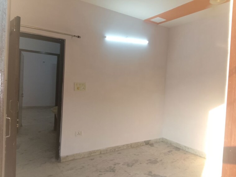 Room, dwarka mor 3 Bedroom 950 Sq.Ft. Builder Floor In Dwarka Mor Delhi 10168647