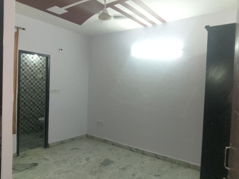 Room, dwarka mor 3 Bedroom 950 Sq.Ft. Builder Floor In Dwarka Mor Delhi 10168647