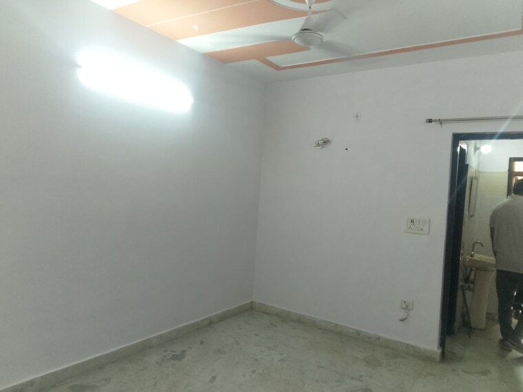 Room, dwarka mor 3 Bedroom 950 Sq.Ft. Builder Floor In Dwarka Mor Delhi 10168647