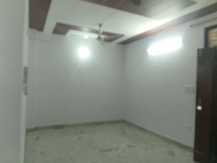 Room, dwarka mor 3 Bedroom 950 Sq.Ft. Builder Floor In Dwarka Mor Delhi 10168647
