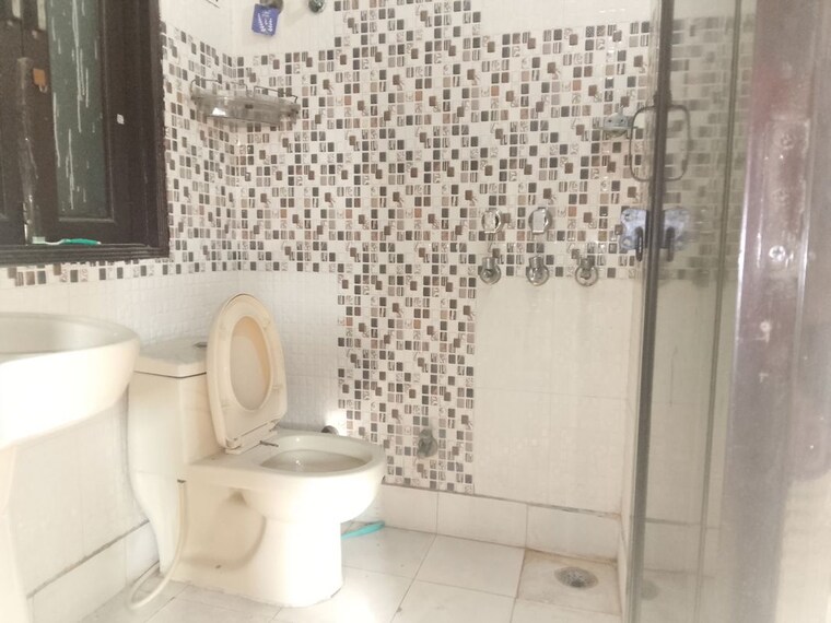 Bathroom, nawada 2 Bedroom 850 Sq.Ft. Builder Floor In Nawada Delhi 10168648