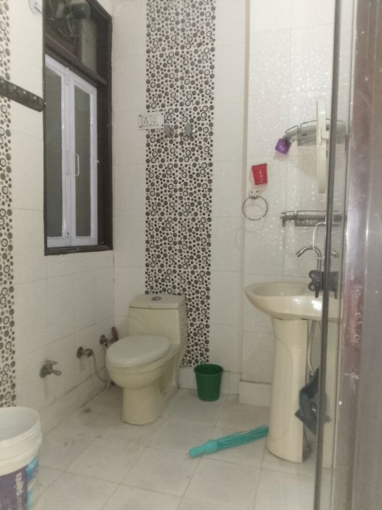 Bathroom, nawada 2 Bedroom 850 Sq.Ft. Builder Floor In Nawada Delhi 10168648