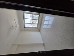 2.5 BHK + Extra Room Apartment For Sale in Malad West