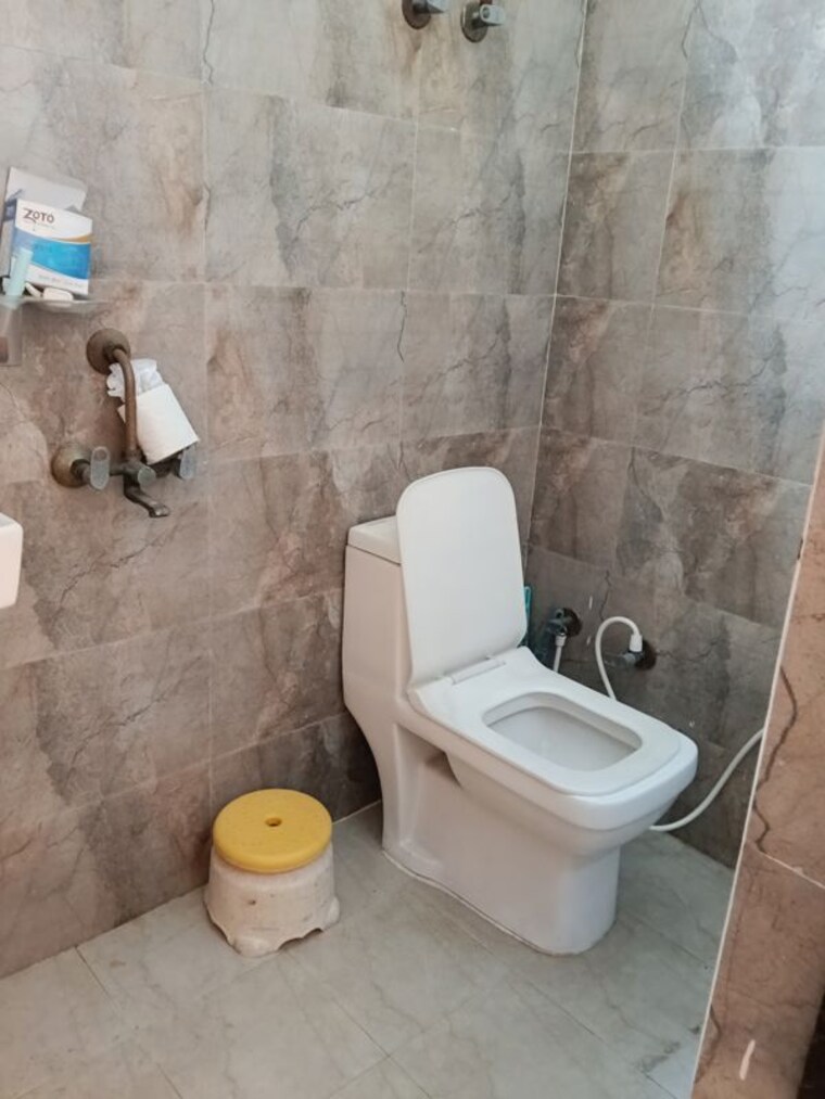 Bathroom, rajendra nagar sector 2 3 Bedroom 120 Sq.Yd. Builder Floor In Rajendra Nagar Sector 2 Ghaziabad 10168711