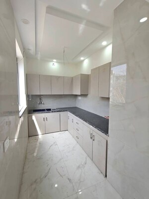 Kitchen in 3 BHK Builder Floor at Ardee City, Sector 52 – for Rent