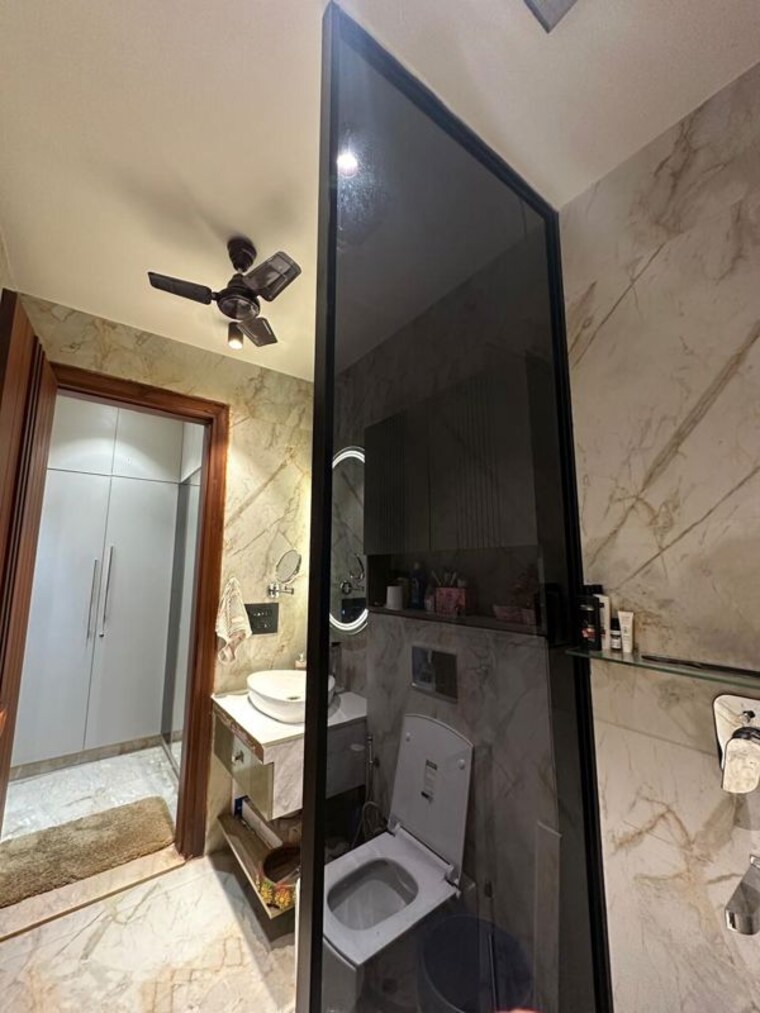 Bathroom, rwa-residential-society-sector-46 3 Bedroom 2300 Sq.Ft. Builder Floor In Sector 46 Gurgaon 10168718