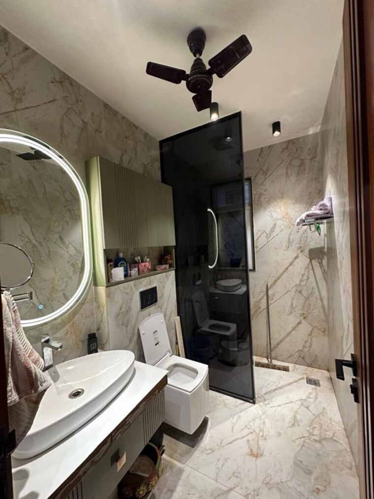 Bathroom, rwa-residential-society-sector-46 3 Bedroom 2300 Sq.Ft. Builder Floor In Sector 46 Gurgaon 10168718