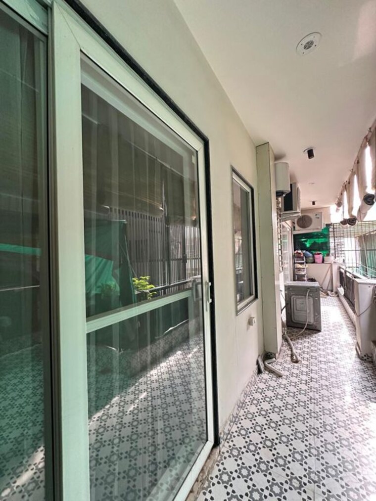 Balcony, rwa-residential-society-sector-46 3 Bedroom 2300 Sq.Ft. Builder Floor In Sector 46 Gurgaon 10168718