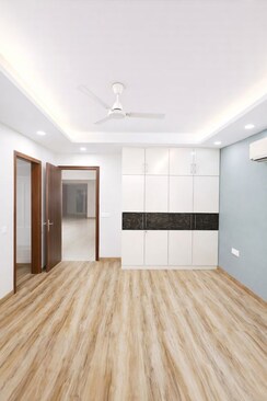 4 BHK + Pooja Room,Servant Room,Study Room,Extra Room,Basement,Store Room Builder Floor For Rent in Huda Staff Colony