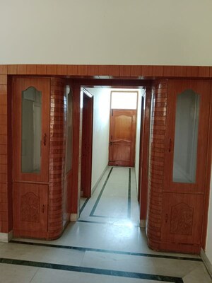 Building Lobby in 3.5 BHK Builder Floor at Sector 13 – for Rent