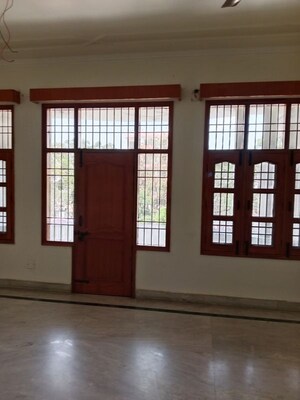 Room in 3.5 BHK Builder Floor at Sector 13 – for Rent