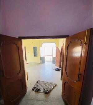 Living Room in 2 BHK Apartment at Husainganj – for Rent