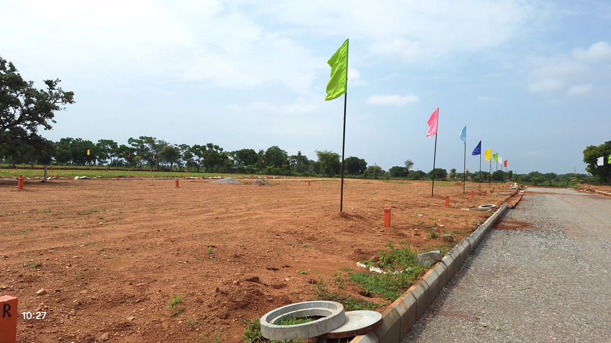 Plot For Sale in Nadergul