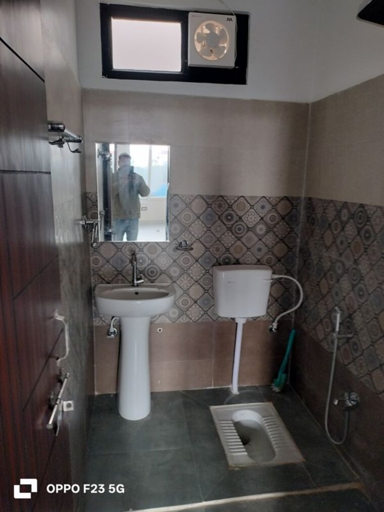 Bathroom, indira nagar 4 Bedroom 2200 Sq.Ft. Villa In Indira Nagar Lucknow 10168801