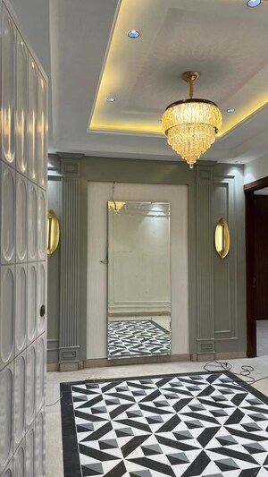 Building Lobby in 3 BHK Builder Floor at BPTP Green Oaks, Sector 70a – for Sale