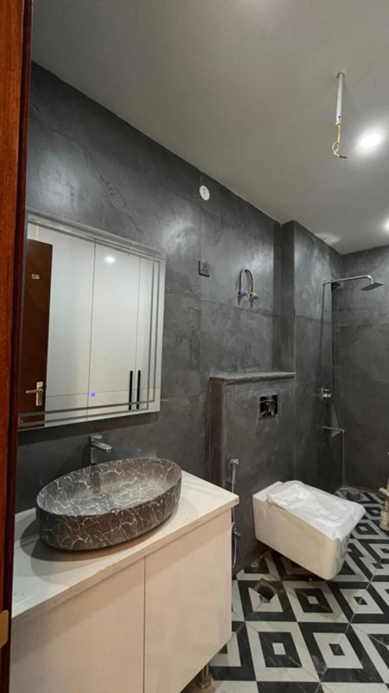 Bathroom, bptp-green-oaks 3 Bedroom 200 Sq.Ft. Builder Floor In Sector 70a Gurgaon 10168806