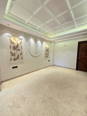 Room in 4 BHK Builder Floor at Ansal API Esencia, Sector 67 – for Sale